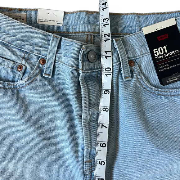 Levi's 501 90s High Rise Distressed Shorts Size 28 NWT - Picture 11 of 11